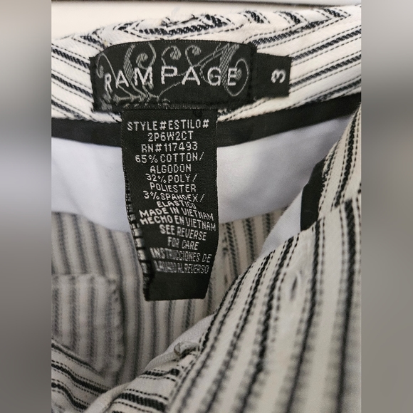 Rampage Sz 3 Vintage look pants great for Vacation dress up or down. Flair leg - Picture 2 of 7